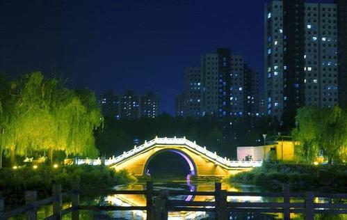 城市照明設(shè)計和燈光古樸的風(fēng)格